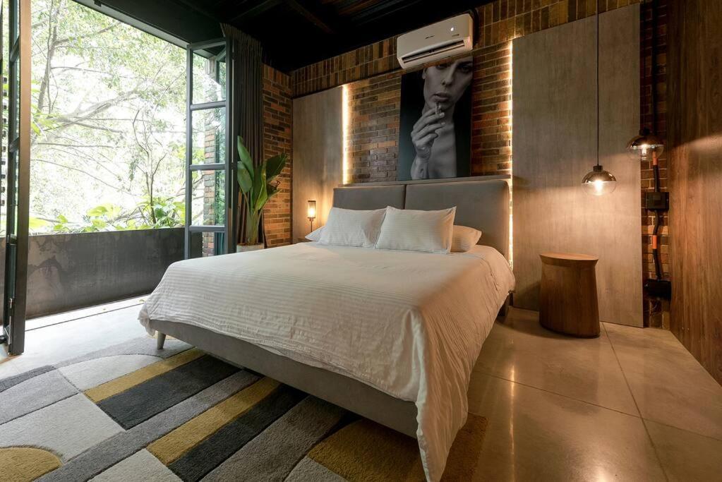 Meridiano Lofts Bed & Breakfast Medellin