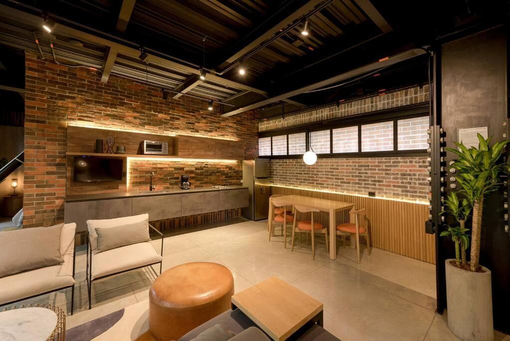 Meridiano Lofts Bed & Breakfast *